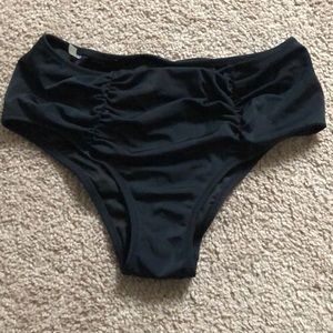 NWOT Victoria’s Secret mid-rise bikini bottom